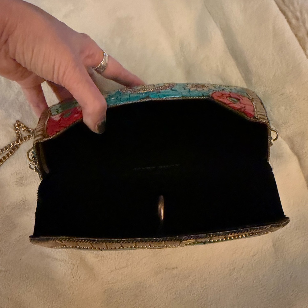 Antik Kraft mosaic crossbody bag with gold tone accents and chain strap - Picture 12 of 13